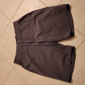 Men's Under Armour golf shorts. Size 34.